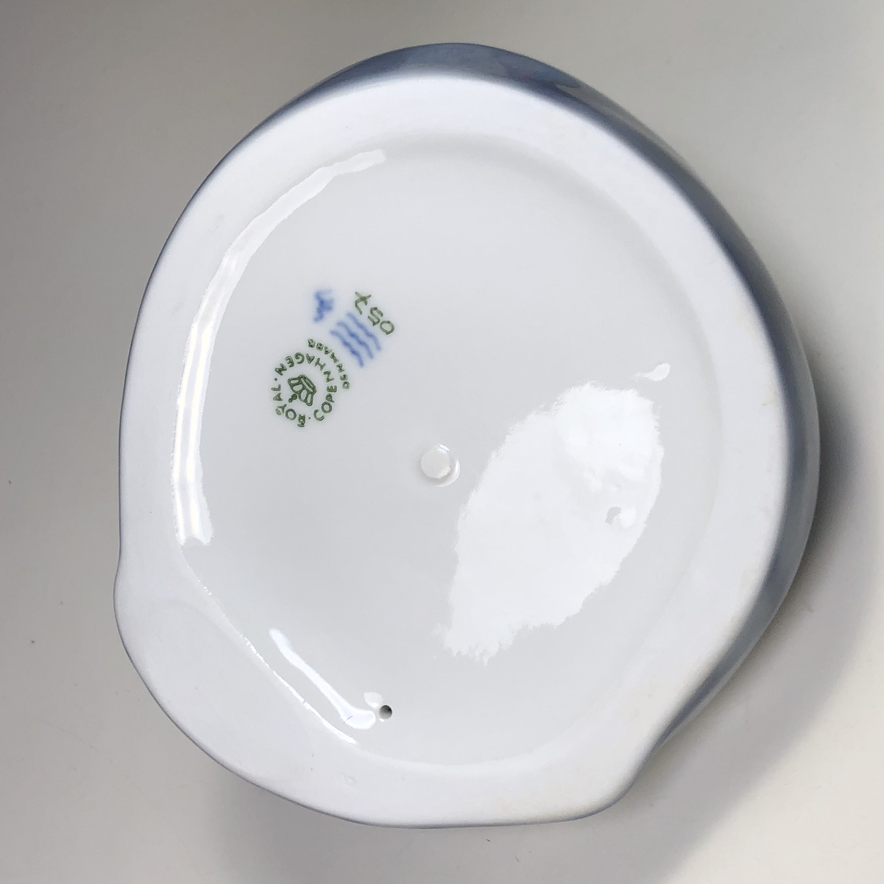 ロイヤルコペンハーゲン眠り猫フィギュリンフィギュア | 洋食器雑貨