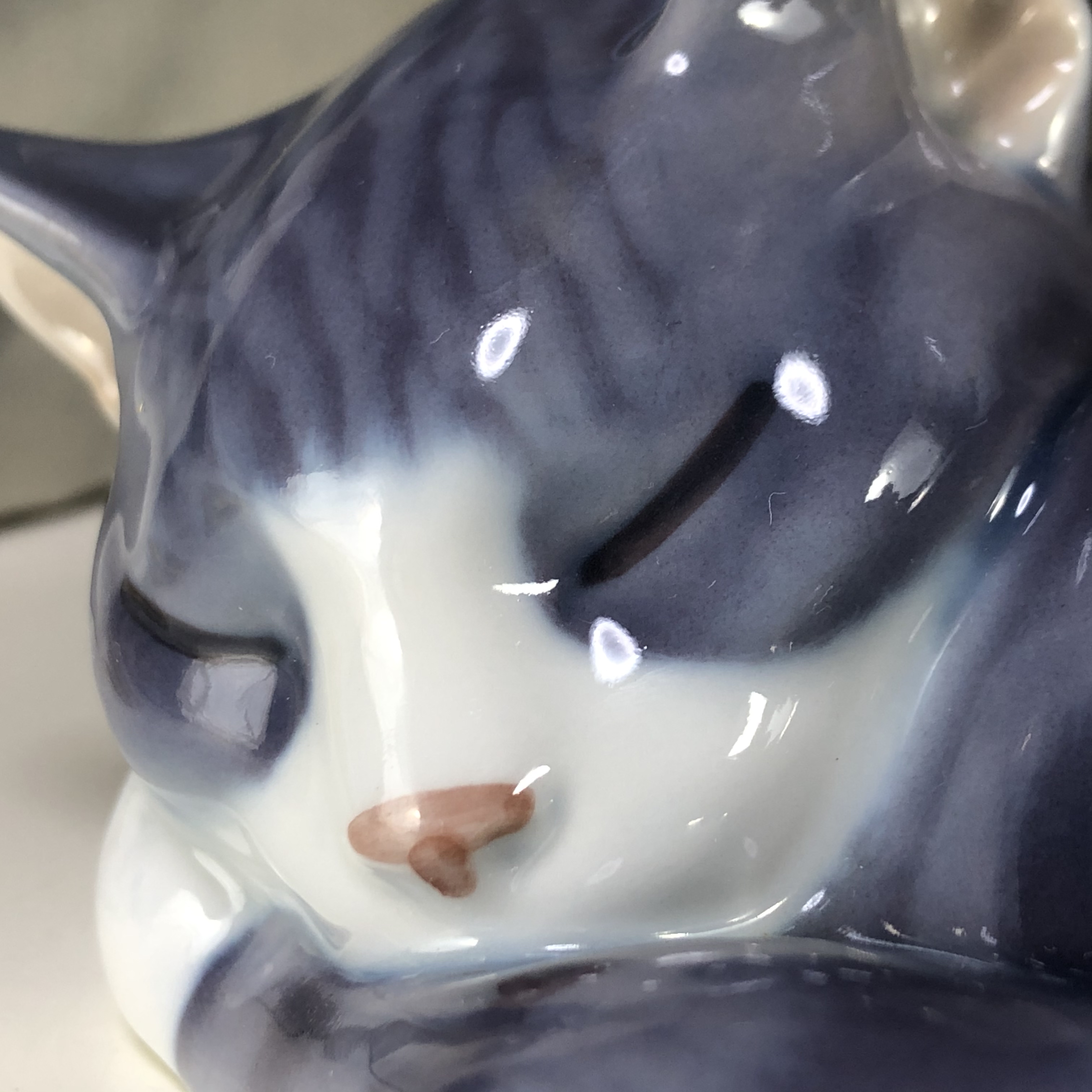 ロイヤルコペンハーゲン眠り猫フィギュリンフィギュア | 洋食器雑貨