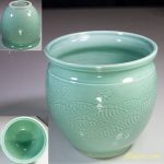 青磁波千鳥瓶