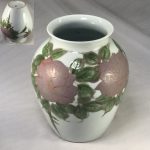 琥山窯薔薇柄花瓶